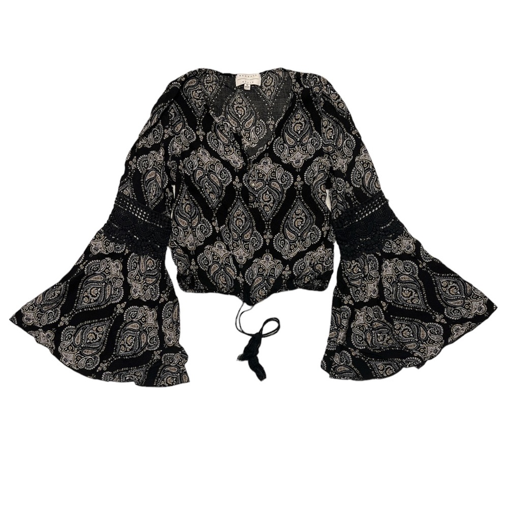 Paisley pattern flouncy top